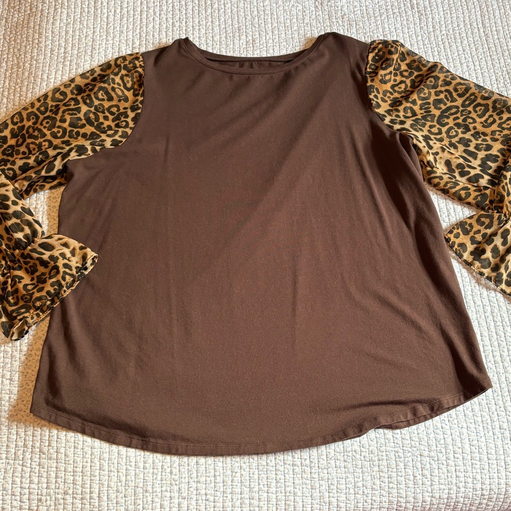 Belle Kim Gravel Animal Print Sleeve